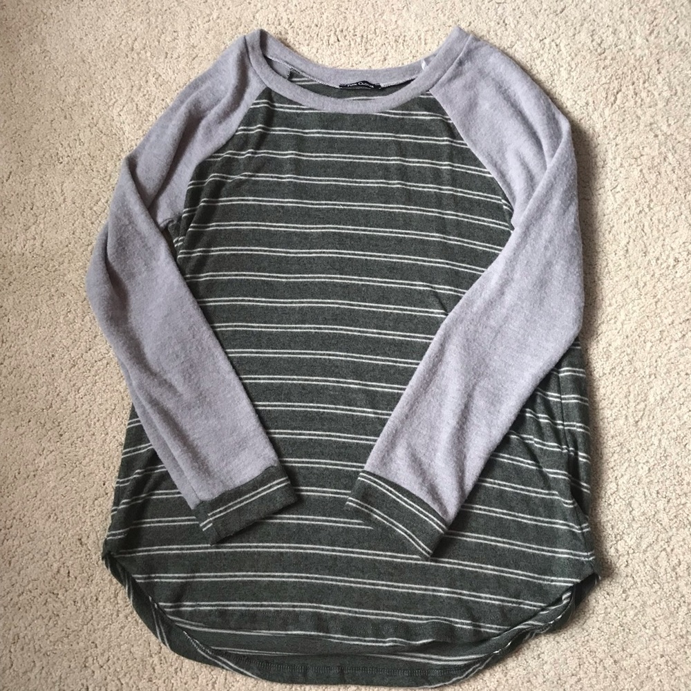 BNWOT Soft and cozy olive green sweater